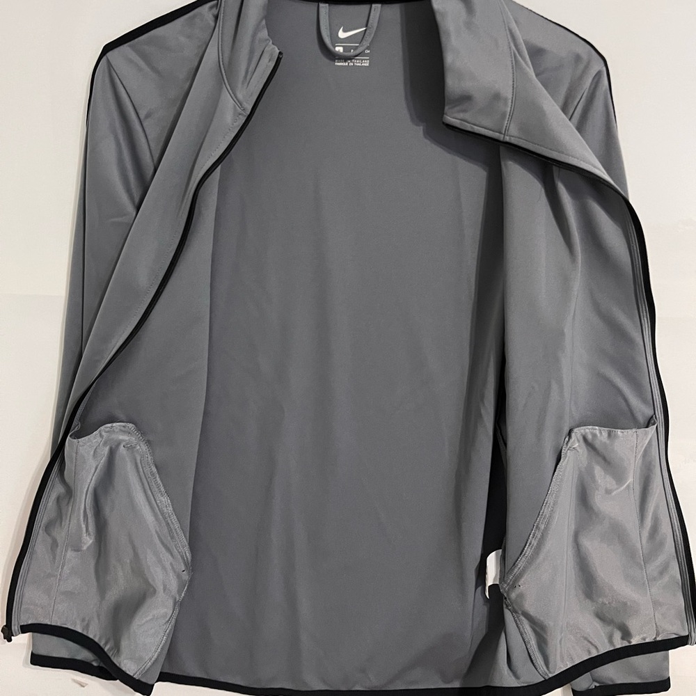 - Nike Jacket - Picture 5 of 8